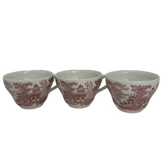 3 Vintage Porcelain Tea Cups Made in England - Japanese Scene Red & Cream - Picture 1 of 9